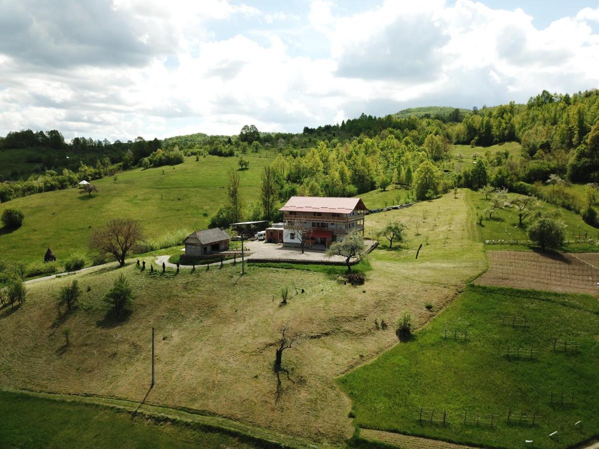 Pensiunea Plai Strabun Strîmtura Exterior foto