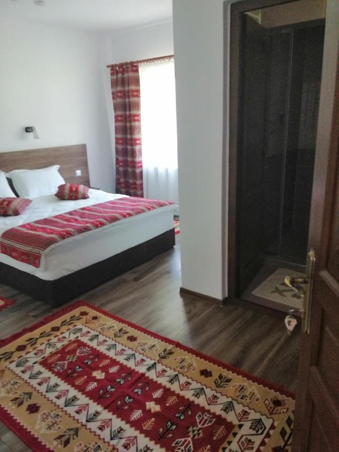 Pensiunea Plai Strabun Strîmtura Exterior foto